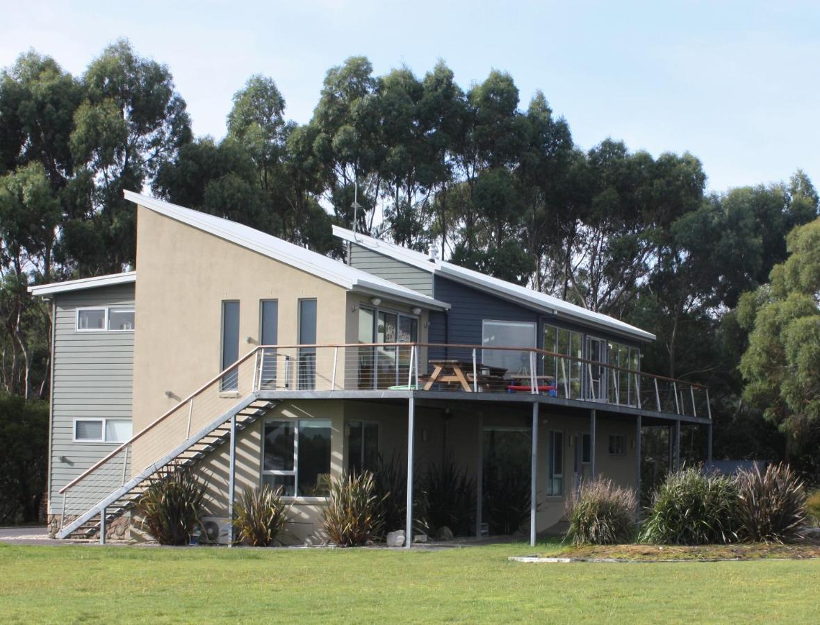 Harbour Lookout Villa Strahan Exterior photo